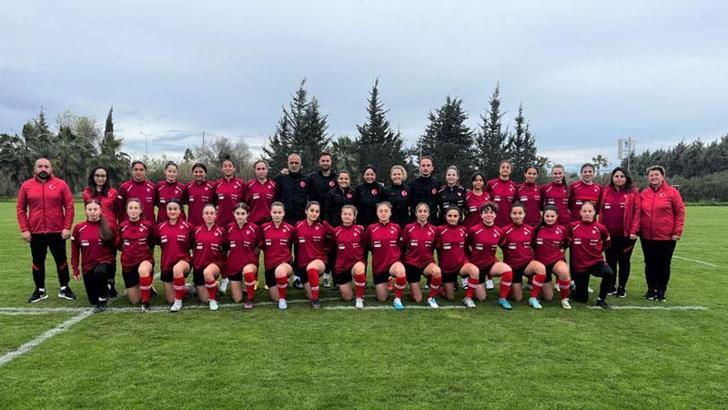 Türkiye - K. İrlanda U17 Kız Futbol Milli maçı D-Smart'ta