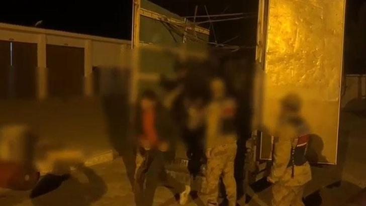 Kamyondan 60 kaçak göçmen çıktı