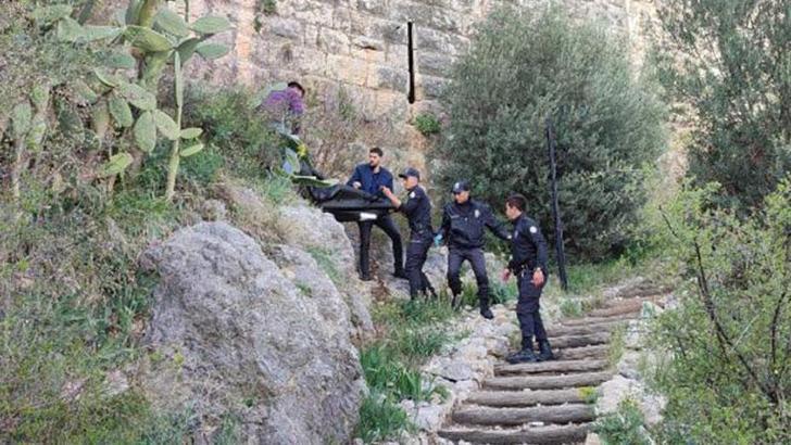 Tarihi kalenin surunun yakınında erkek cesedi bulundu