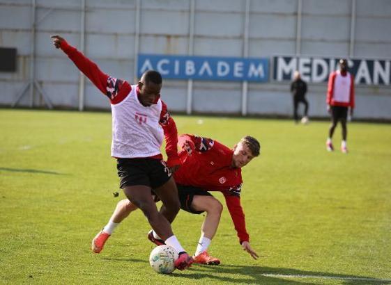 Sivasspor, Başakşehir maçı hazırlıklarına başladı