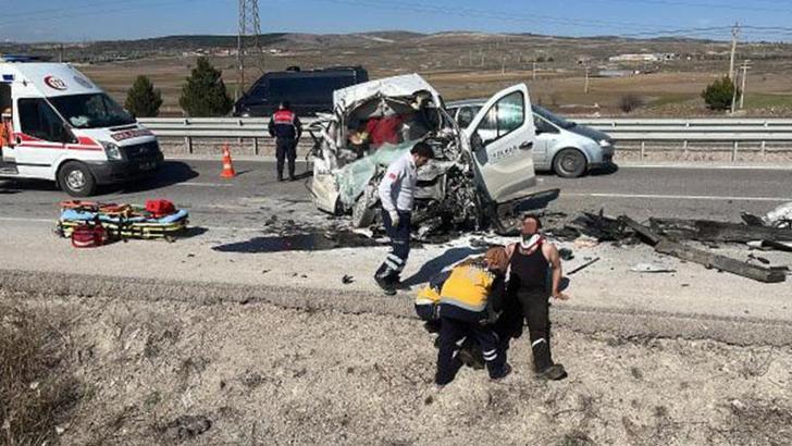 Yaptığı kazada arkadaşının öldüğünü duyan sürücüden sağlık ekiplerine: Elektro şok falan yapın