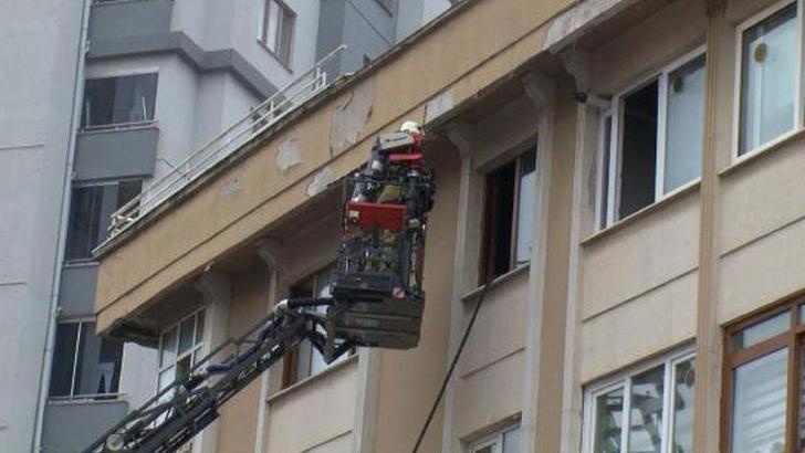 Ümraniye'de 5 katlı binada yangın