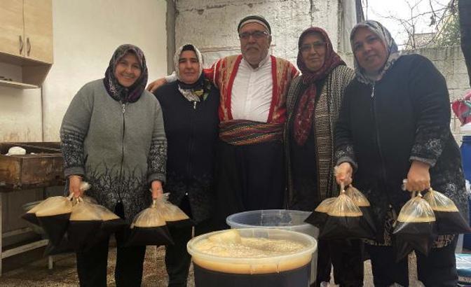 50 yıldır ramazanda 'meyan şerbeti' üretiyor
