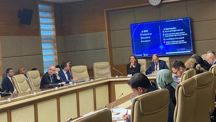 AK Parti'li Eroğlu: Hatay Havalimanı sosyal baskı neticesinde oraya yapıldı