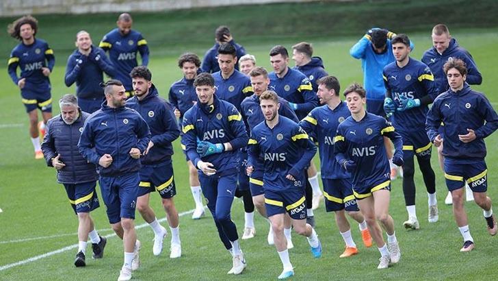 Fenerbahçe'de Valencia ve Emre Mor önce salonda, sonra sahada çalıştı