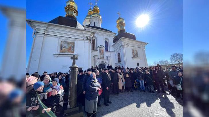 Tahliyesi istenen Ukrayna Ortodoks Kilisesi’nin yerleşkesinde gergin bekleyiş