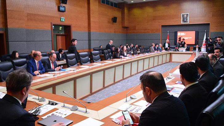 AK Parti'li Eroğlu: Hangi minare daha yüksek olacak diye yarışılıyor