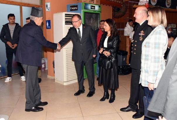 Foça'da şehit ve gazi yakınları iftarda bir araya geldi