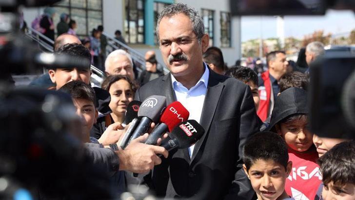 Bakan Özer: 129 bin öğrencimize LGS, YKS hazırlanma desteği sağlıyoruz