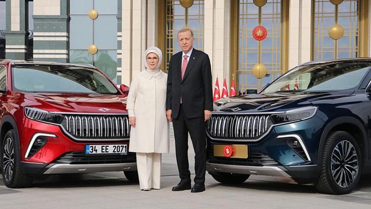 Cumhurbaşkanı Erdoğan'a Togg teslim edildi