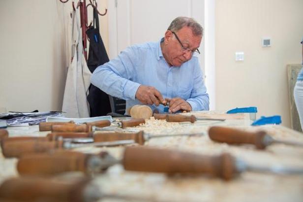 Seyhan Sanat Evi'nde ahşap oymacılığı kursu