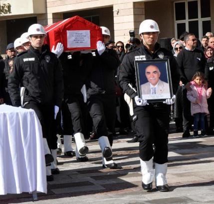 Hayatını kaybeden 22'nci dönem milletvekili Mustafa Duru son yolculuğuna uğurlandı