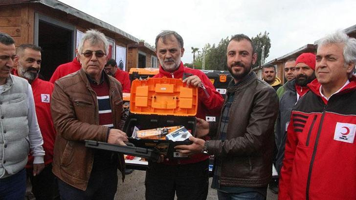 Kızılay'dan, Hatay'da mağdur esnafa malzeme desteği