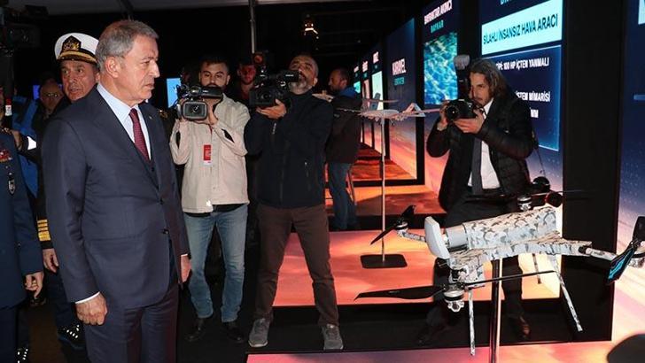 Bakan Akar 'Yüzyılın Gücü, Cesaretin Teknolojisi' dijital gösterim merkezi’ni ziyaret etti