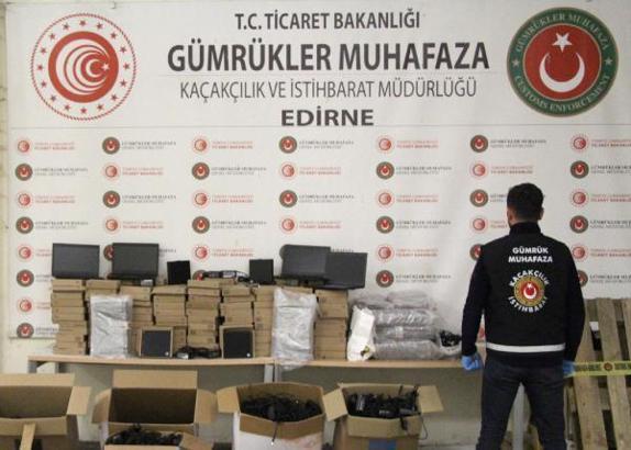 Kapıkule'de 3 milyon 750 bin TL değerinde kaçak bilgisayar ele geçirildi