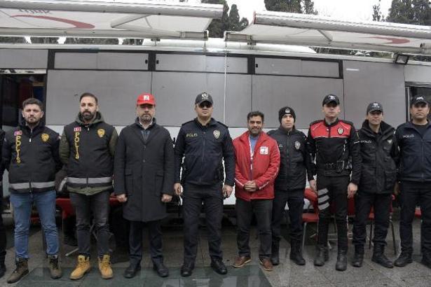 (FOTOĞRAF) Şişli ilçe Emniyet Müdürlüğü ekiplerinden Türk Kızılay'ına kan bağışı