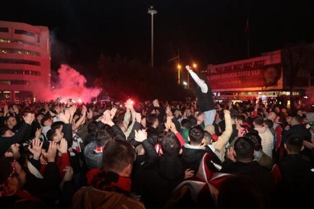 Samsunspor, Süper Lig'e yükselmeyi garantiledi