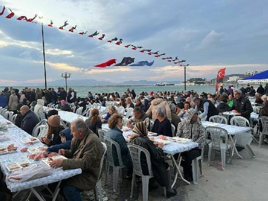 Kuşadalılar, iftar yemeğinde buluştu