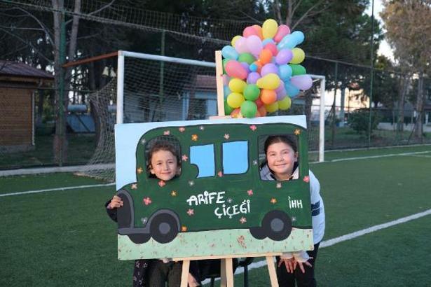 Arife Çiçeği Projesi ile depremzede çocuklara bayramlık hediyeler dağıtılacak