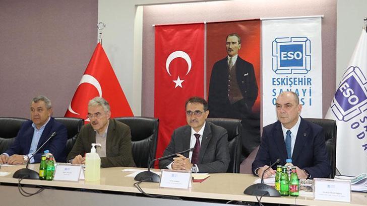 Bakan Dönmez, Eskişehir'de sanayicilerle bir araya geldi