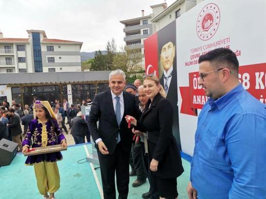 Ödemiş TOKİ'de 468 konutun hak sahibine anahtar teslimi