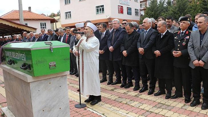 İçişleri Bakan Yardımcısı Çataklı'nın annesi son yolculuğuna uğurlandı