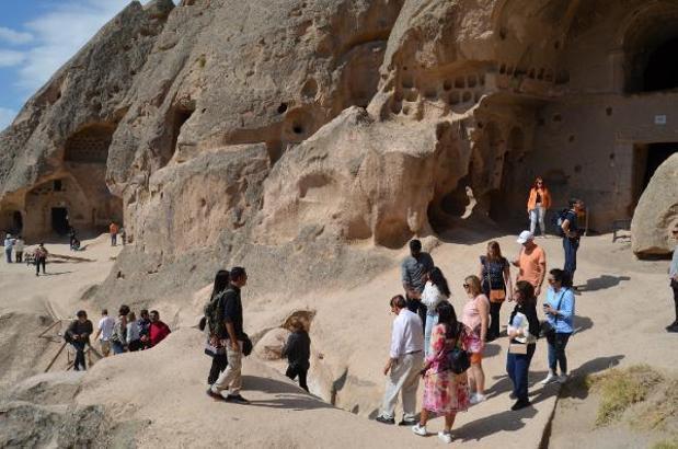 Kapadokya’nın gözdesi Selime Katedrali'nde bahar yoğunluğu