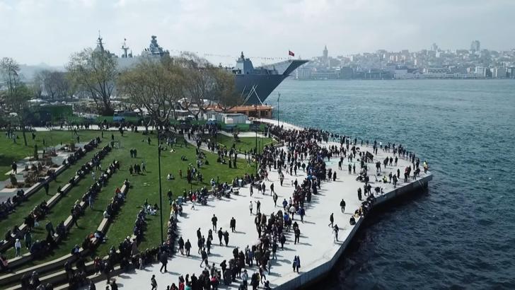 TCG Anadolu'yu üç günde 38 bin 234 kiÅŸi ziyaret etti