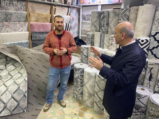 AK Partili milletvekili adayları esnaf ile bayramlaştı