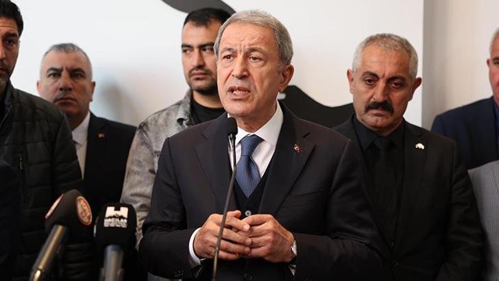 Bakan Akar: Teröristler kan ağlıyor, bitecekler