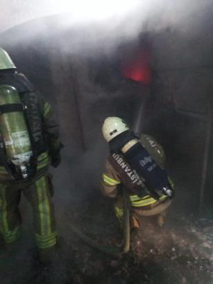 Silivri'de mangal kömürü üretim tesisinde yangın