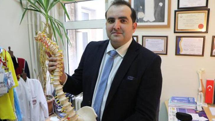 Doç. Dr. Coşkun’dan annelere uyarı: Skolyoz konusunda dikkatli olunmalı