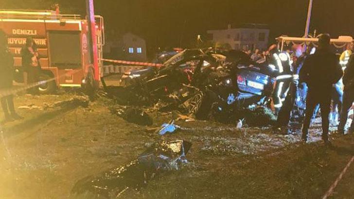 Denizli'de otomobil ile minibüs çarpıştı: 4 ölü, 3 yaralı