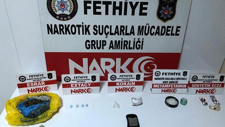 Uyuşturucu partisi yapılan eve operasyonda 3 tutuklama