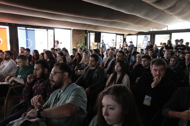 Sektörde gelecek vadeden gençler ‘ENHANCER Oyun Hackathonu’nda