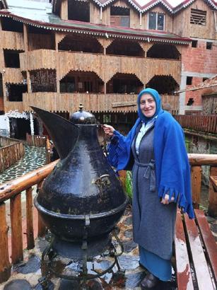 Kuşlara ekmek atmaya giden kadın, araç çarpmasıyla öldü