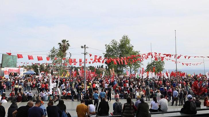 Antalya’da 1 Mayıs kutlaması