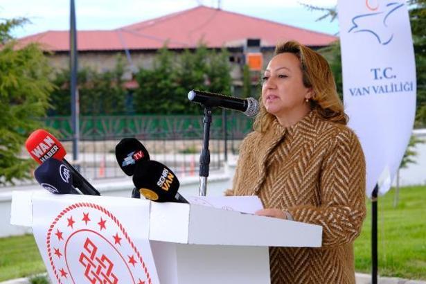 Kültür ve Turizm Bakan Yardımcısı Yavuz, Van'da kütüphane açılışına katıldı