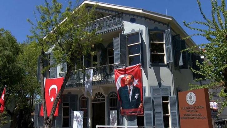 Restorasyonu tamamlanan Büyükada Edebiyat Müze Kütüphanesi açıldı