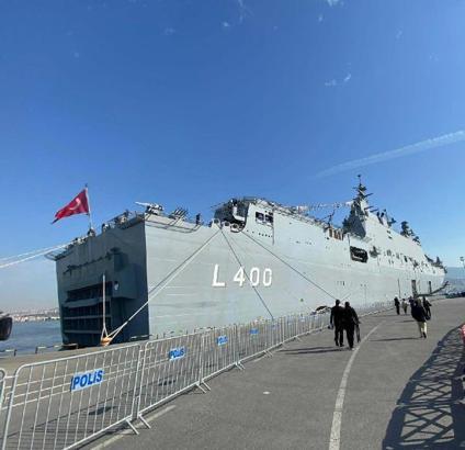 TCG Anadolu İzmir'de