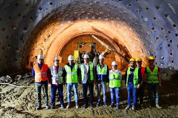 Buca Onat Tüneli'nin viyadük yolu 7 Mayıs'ta açılıyor