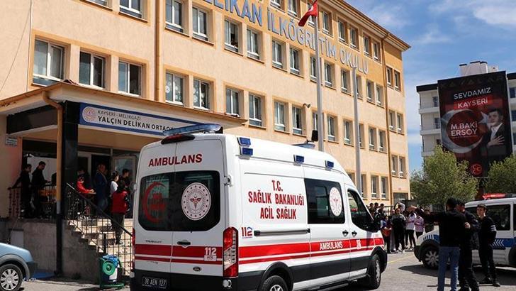 Ortaokul öğrencisi, okulda, kendisine borç para vermeyen arkadaşını bıçakladı