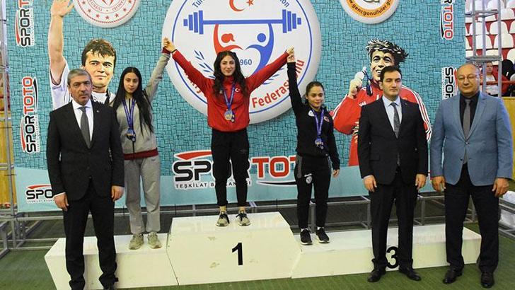 Mehmet Emin Alpak Türkiye Büyükler Halter Şampiyonası Sivas'ta başladı