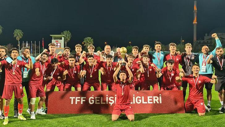 Sivasspor, U17 Elit A Ligi'ni şampiyon olarak tamamladı