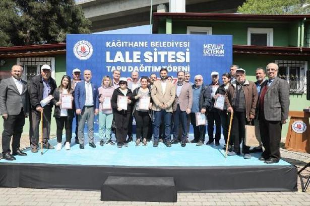 Kağıthane’deki Lale sitesinin tapu teslim töreni yapıldı
