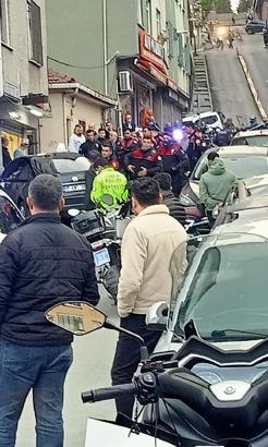 Şişli'de polisten kaçan şüphelinin kullandığı otomobil yayalara çarptı: 1'i ağır 3 yaralı