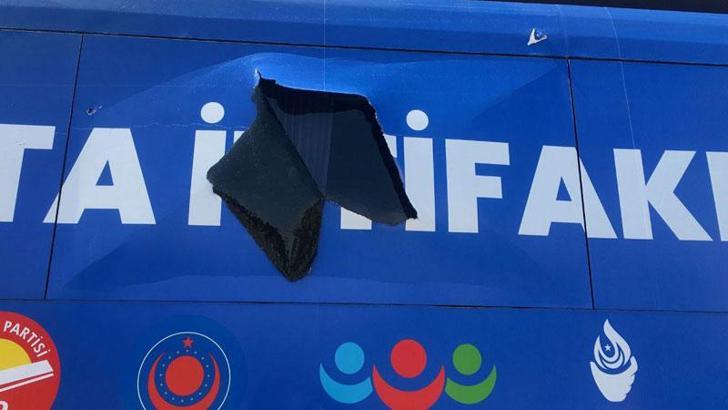 Diyarbakır’da ATA İttifakı’nın otobüsüne taşlı saldırı