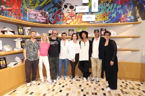 Sanatçılar hayal gücünü ayakkabılara aktardı