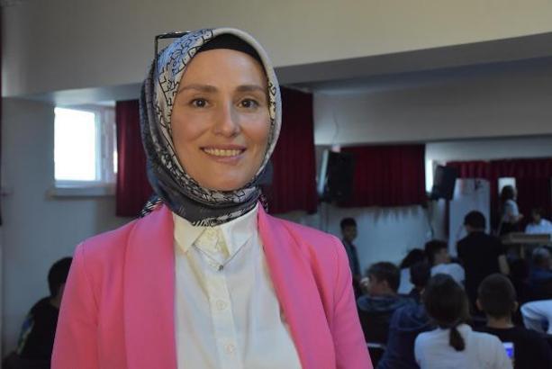 İzmir'de işitme engelli öğrencilere 'Dijital Vatandaşlık Farkındalığı' eğitimi