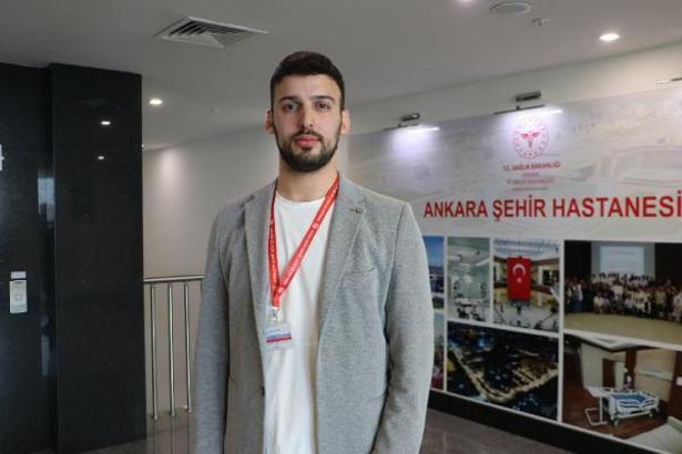 Deprem bölgesinde ilk pansumanı babasına yapmış